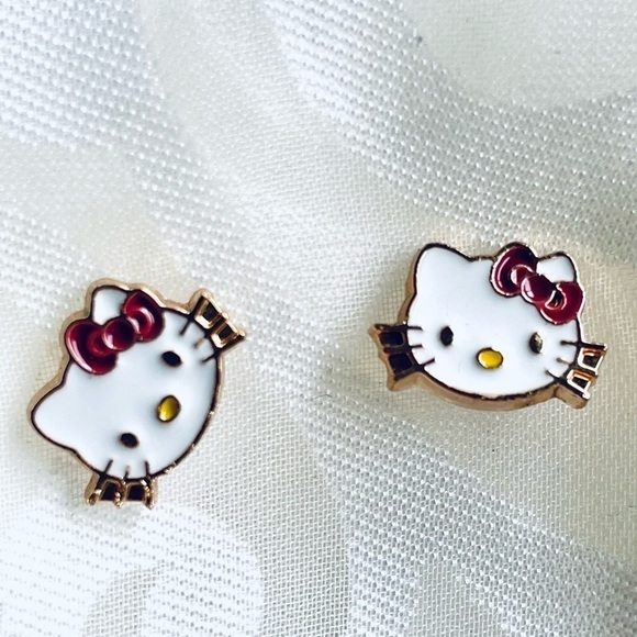 NWT Hello Kitty by Sanrio Earrings  Cute Hello Kitty Earrings Party Accessory - Picture 1 of 9